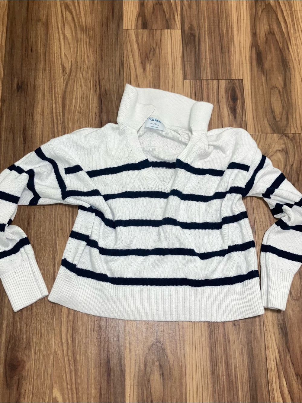 Old Navy White and Navy Striped V-Neck Sweater